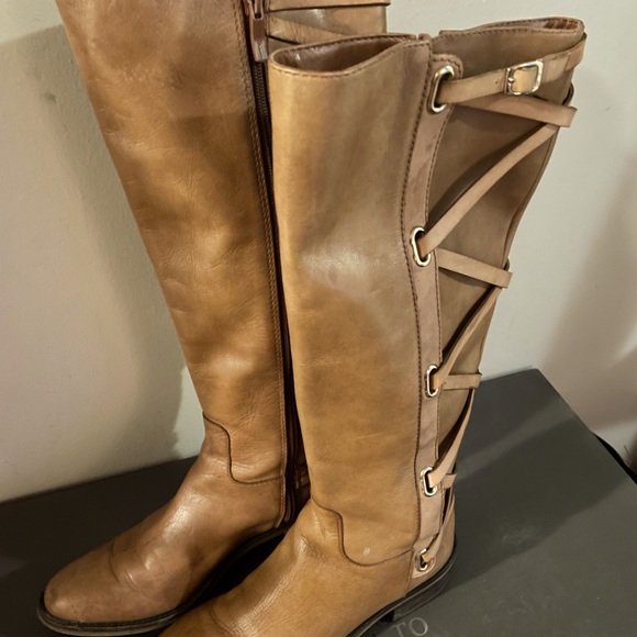 BCBGeneration Shoes - Well kept BCBG stylish boots. lined with velvet for comfort and warmth.